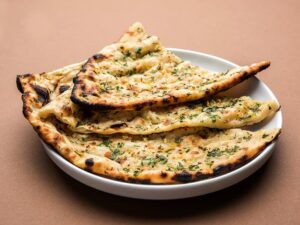 Garlic Naan (Amul Butter)
